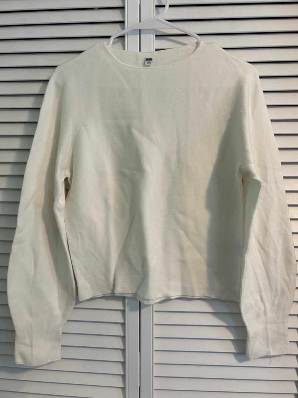 Uniqlo Cream Crewneck Sweater